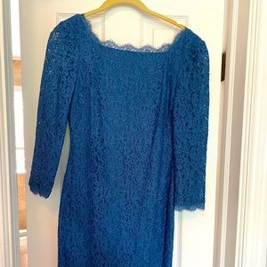 ADRIANNA PAPELL Long Sleeve Lace Sheath Cocktail Dress in Pale Blue